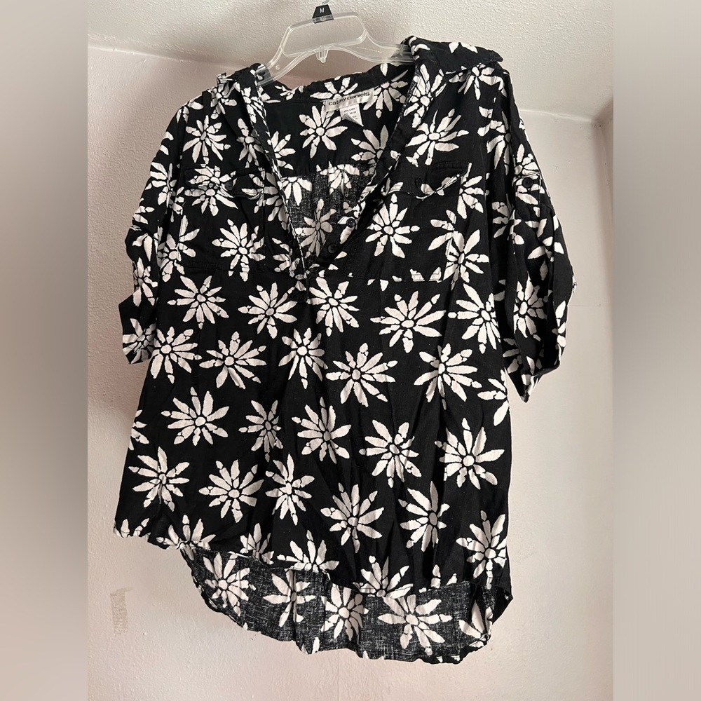 Woman’s button up shirt, size 1x
